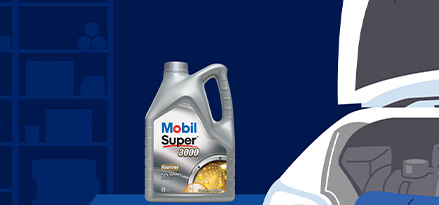 5W-40 er synlig i bagasjerommet på en bil